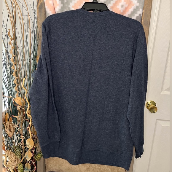 Mens Old Navy crewneck shirt - Picture 4 of 4